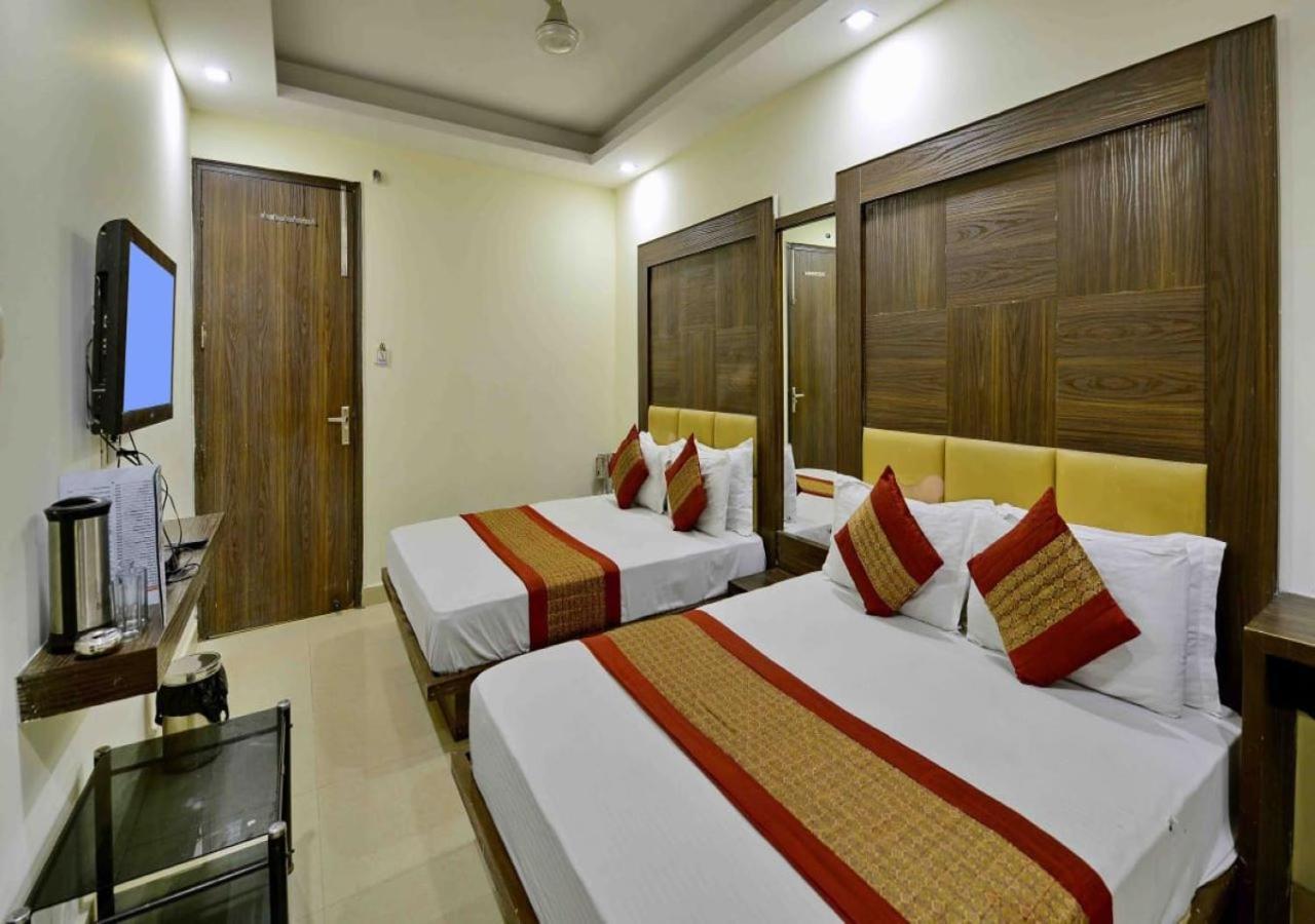 Spot International - Main Bazar Paharganj Love hotel New Delhi